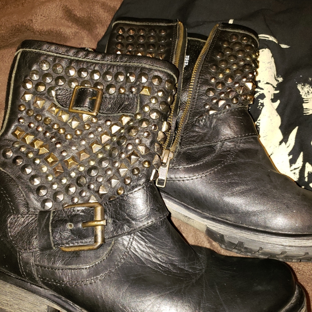 Steve Madden leather boots